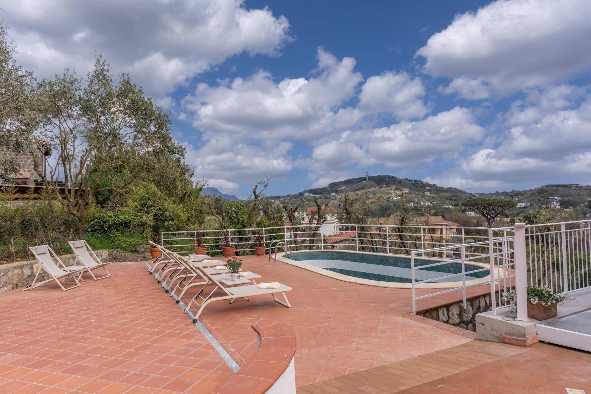 La Maison Dell Oasi Luxury Just Steps From Town